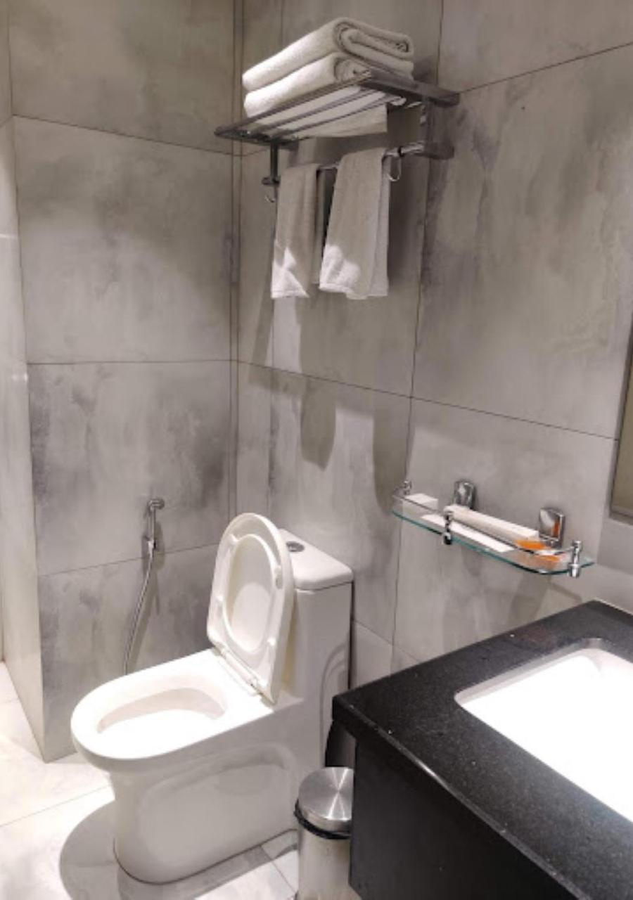 Hotel Le Lotus Grand Kakarmatha Luaran gambar