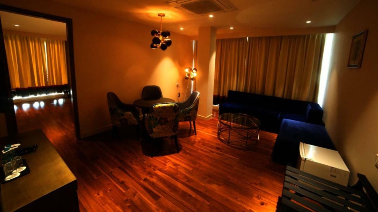 Hotel Le Lotus Grand Kakarmatha Luaran gambar
