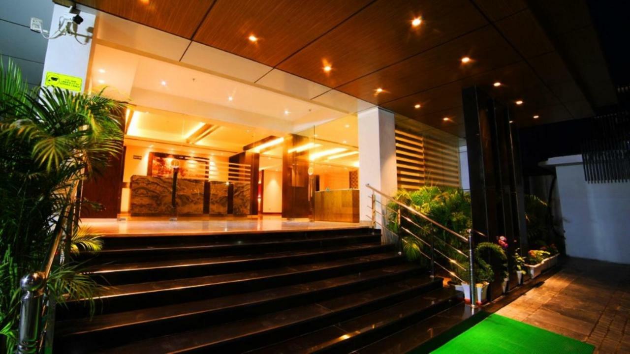 Hotel Le Lotus Grand Kakarmatha Luaran gambar