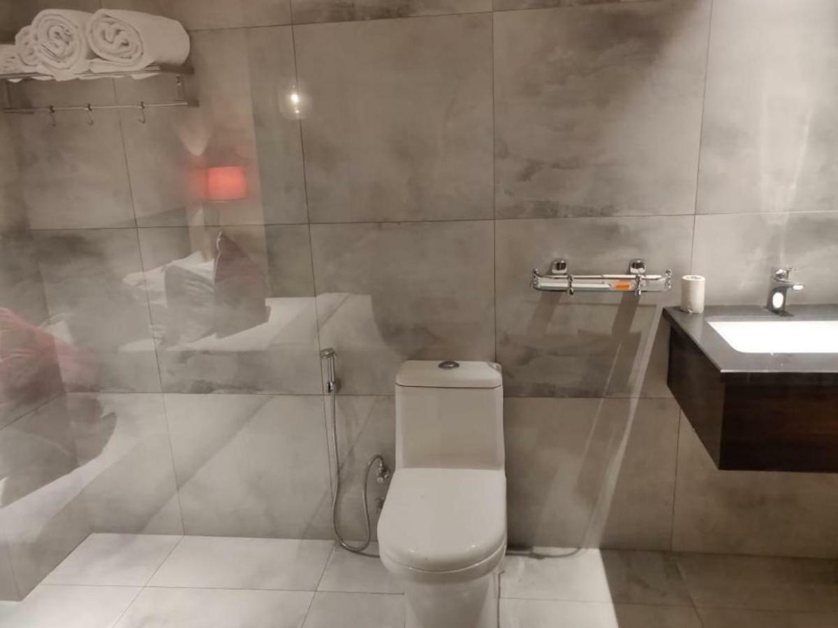 Hotel Le Lotus Grand Kakarmatha Luaran gambar